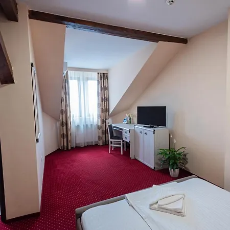 Pava & Guest house 3*